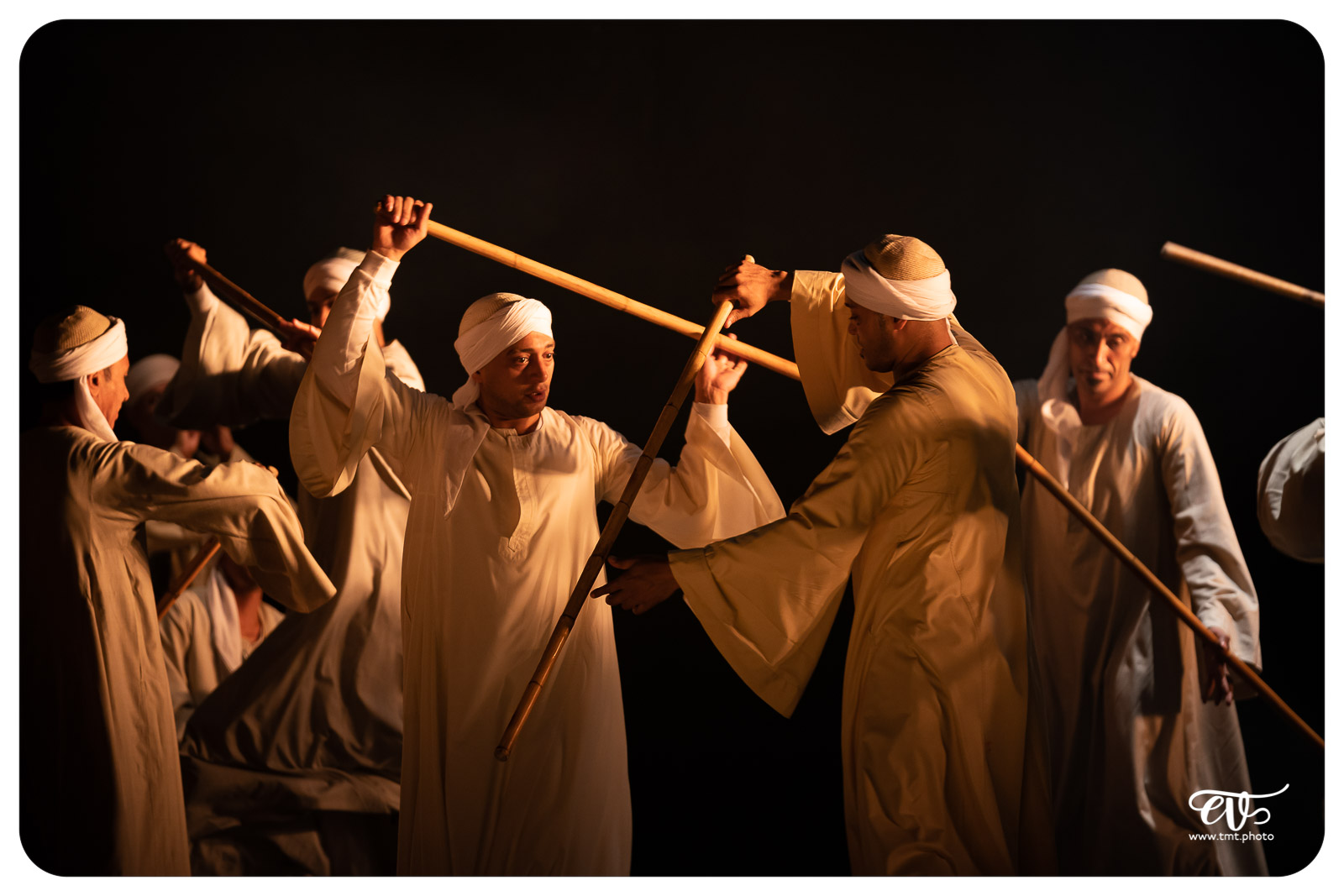 DANS LE CERCLE DES HOMMES DU NIL - CENTRE MEDHAT FAWZY DE MALLAW